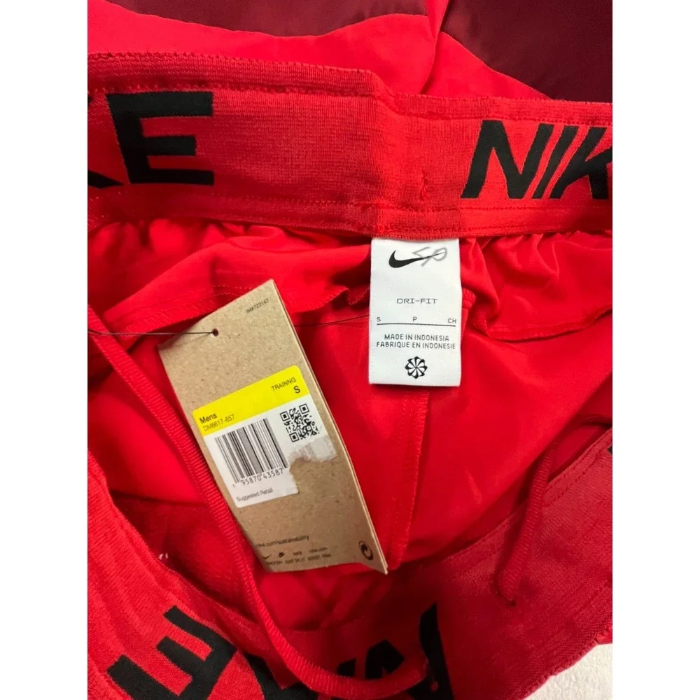 NWT NIKE Dr-FIT Totality Mens S Shorts Red‎  8